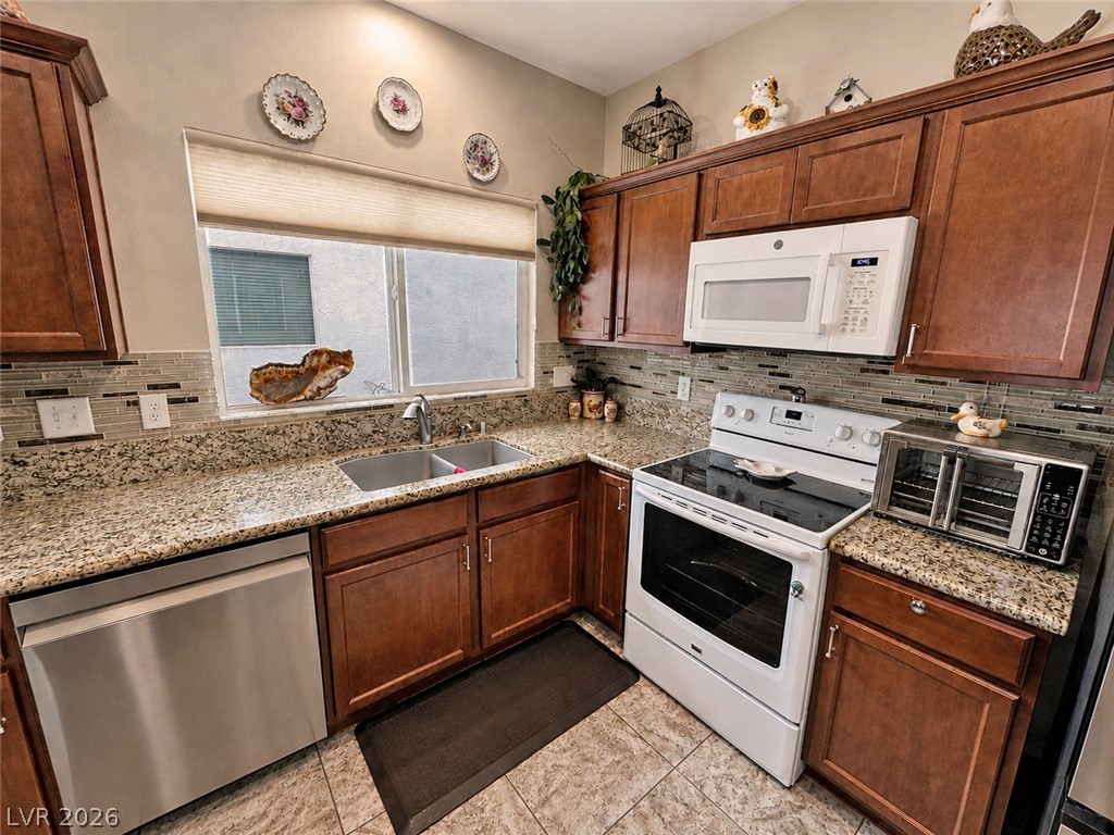 5086 East Monte Penne Way Property Photo 3