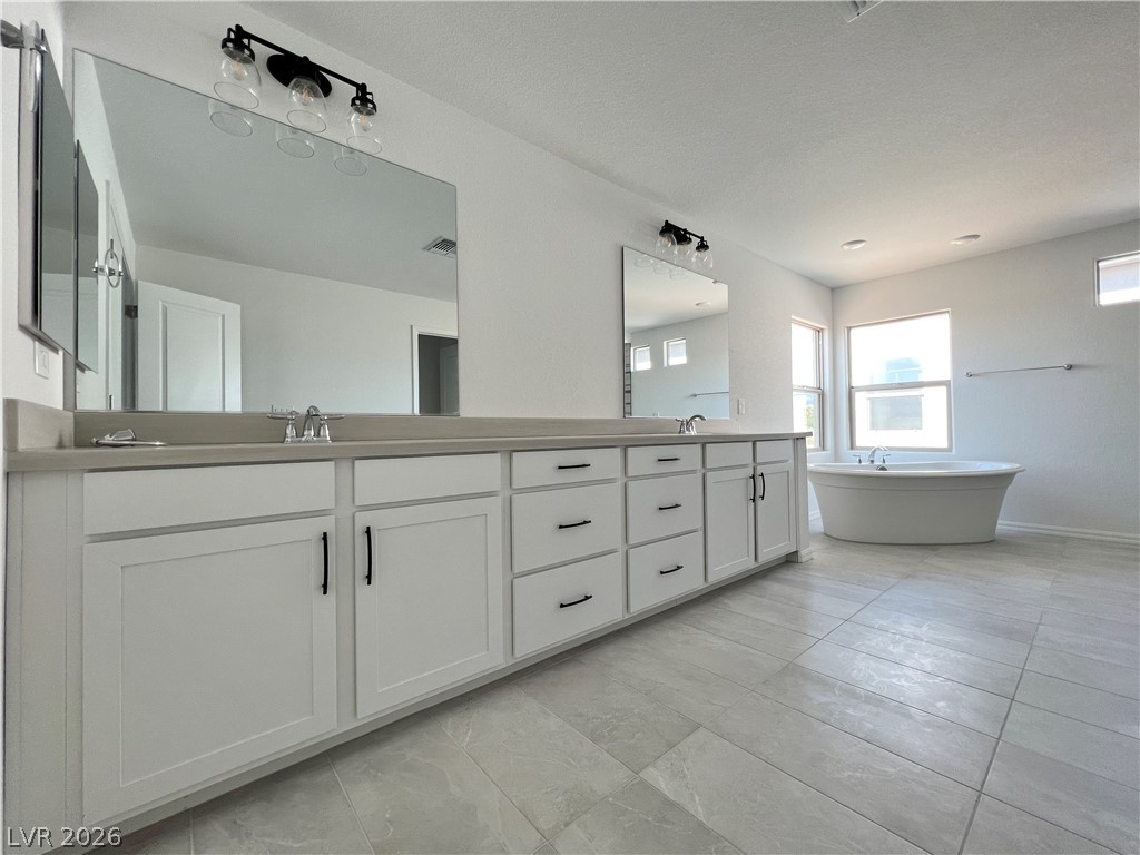 7129 Bold Rock Avenue Property Photo 17