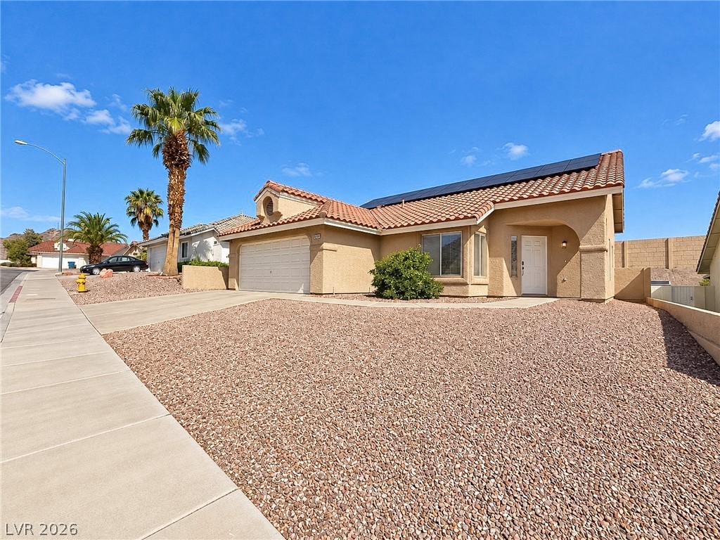 978 Hunters Run Drive Property Photo 2