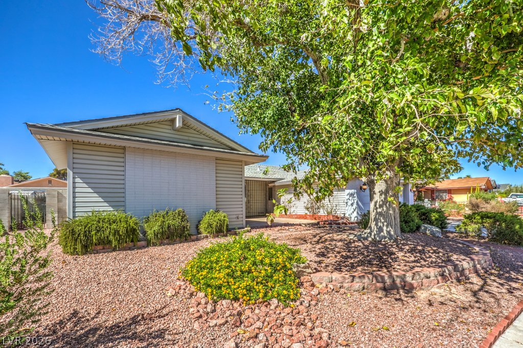 4943 Monterrey Avenue Property Photo 4