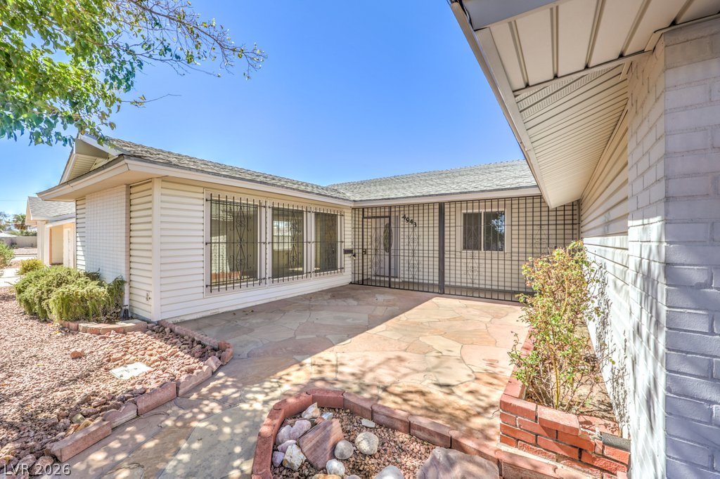 4943 Monterrey Avenue Property Photo 6
