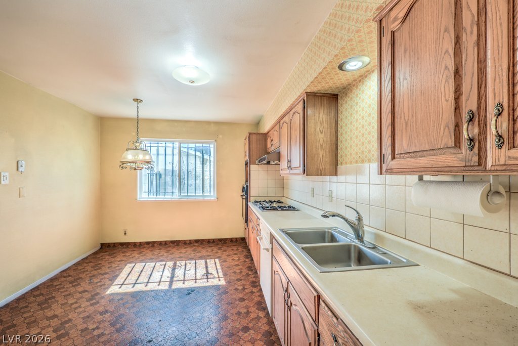 4943 Monterrey Avenue Property Photo 14