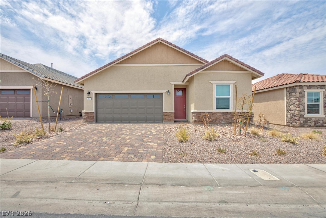 819 Cottonwood Hill Place Property Photo 2
