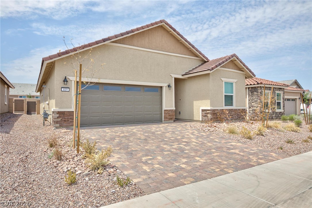 819 Cottonwood Hill Place Property Photo 3