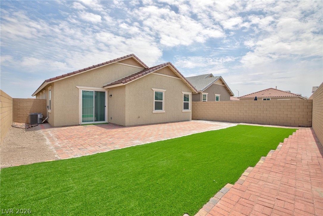 819 Cottonwood Hill Place Property Photo 6