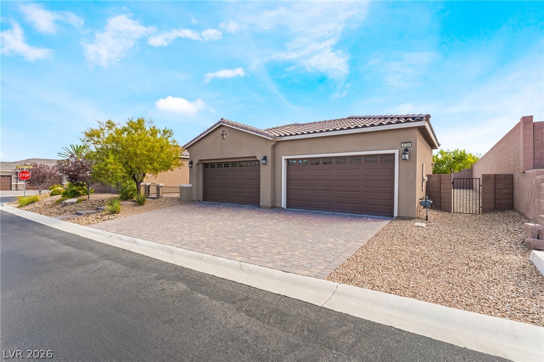 9729 Rock Partridge Court Property Photo 2