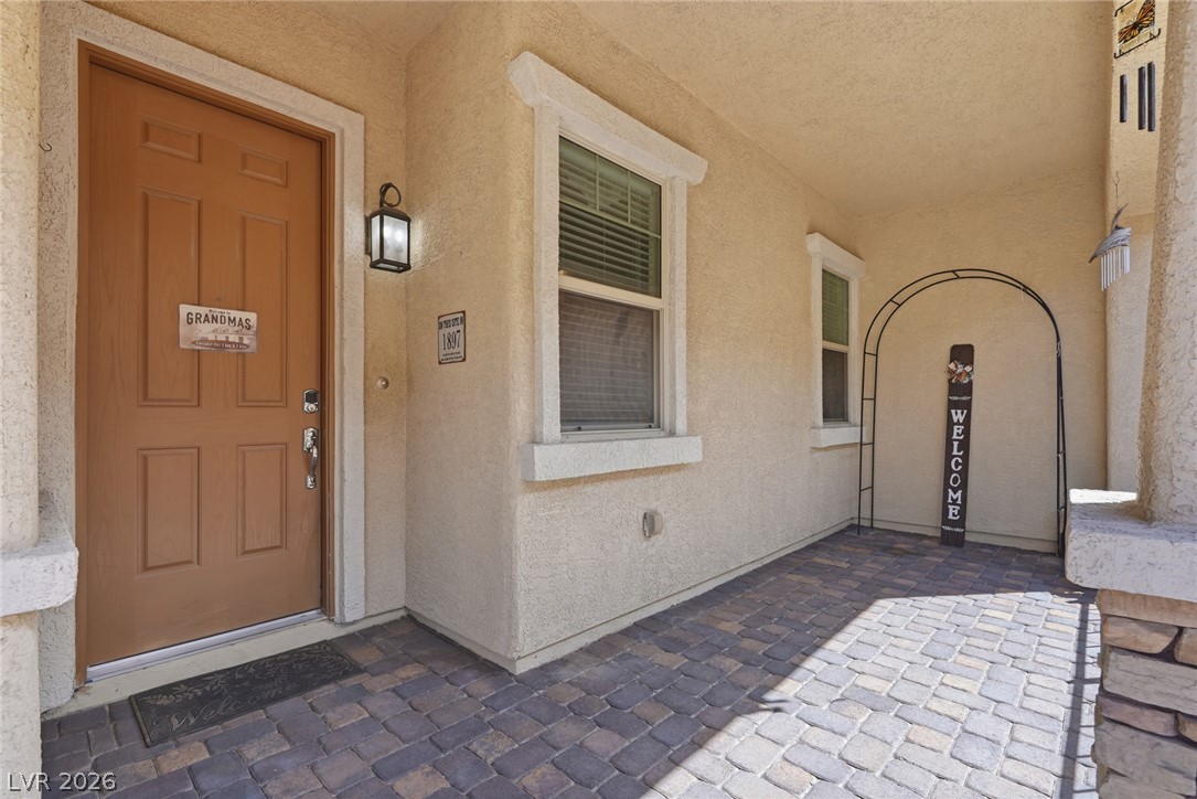 722 Orange Plume Walk Property Photo 1