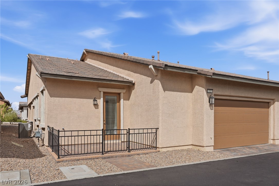 722 Orange Plume Walk Property Photo 25