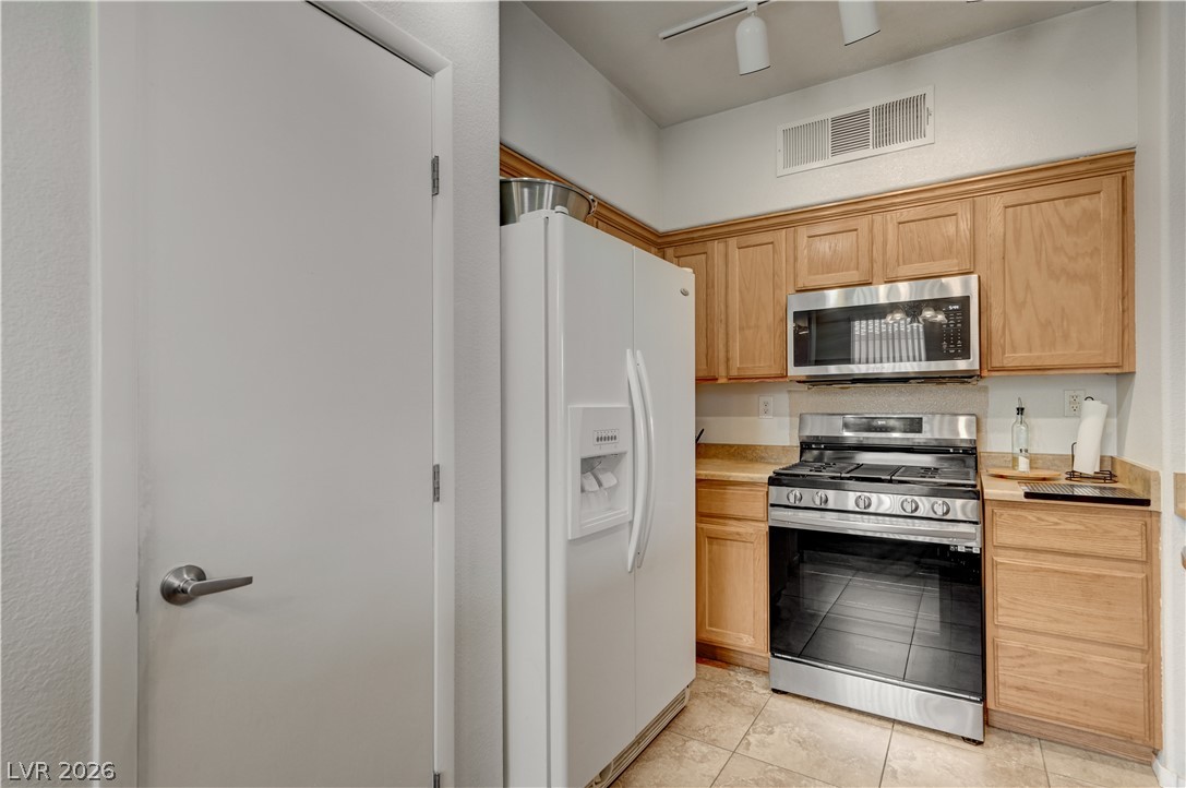 50 Aura De Blanco Street 11104 Property Photo 12