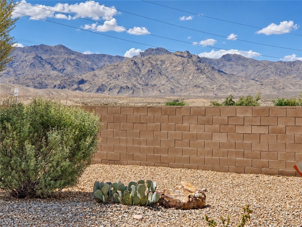 1166 Golf Club Drive Property Photo 4