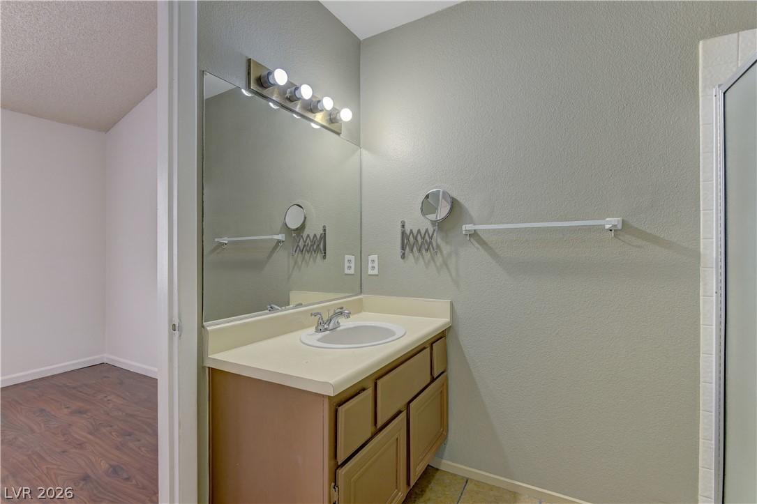 820 North Sloan Lane 203 Property Photo 13