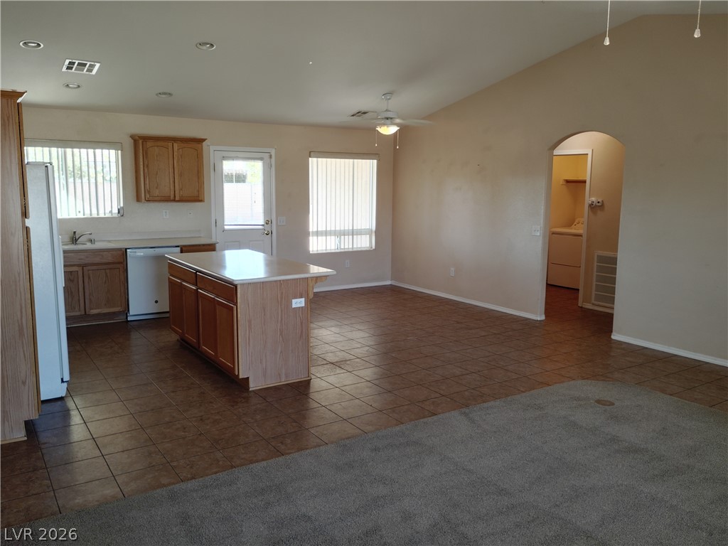 811 East Kansas Street Property Photo 2