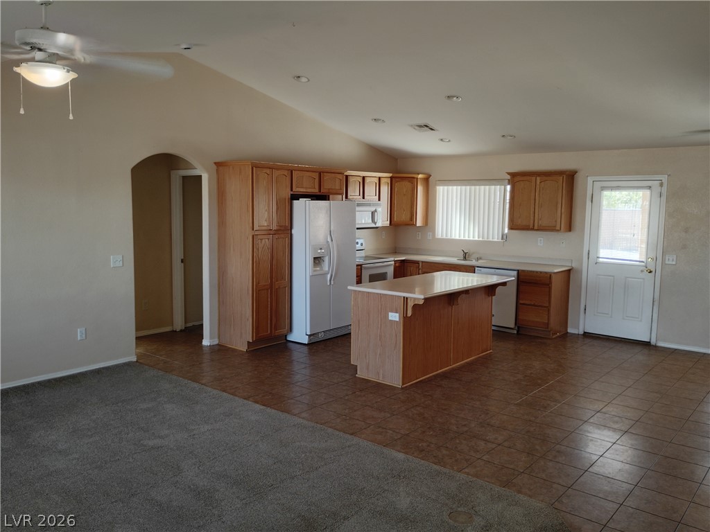 811 East Kansas Street Property Photo 3
