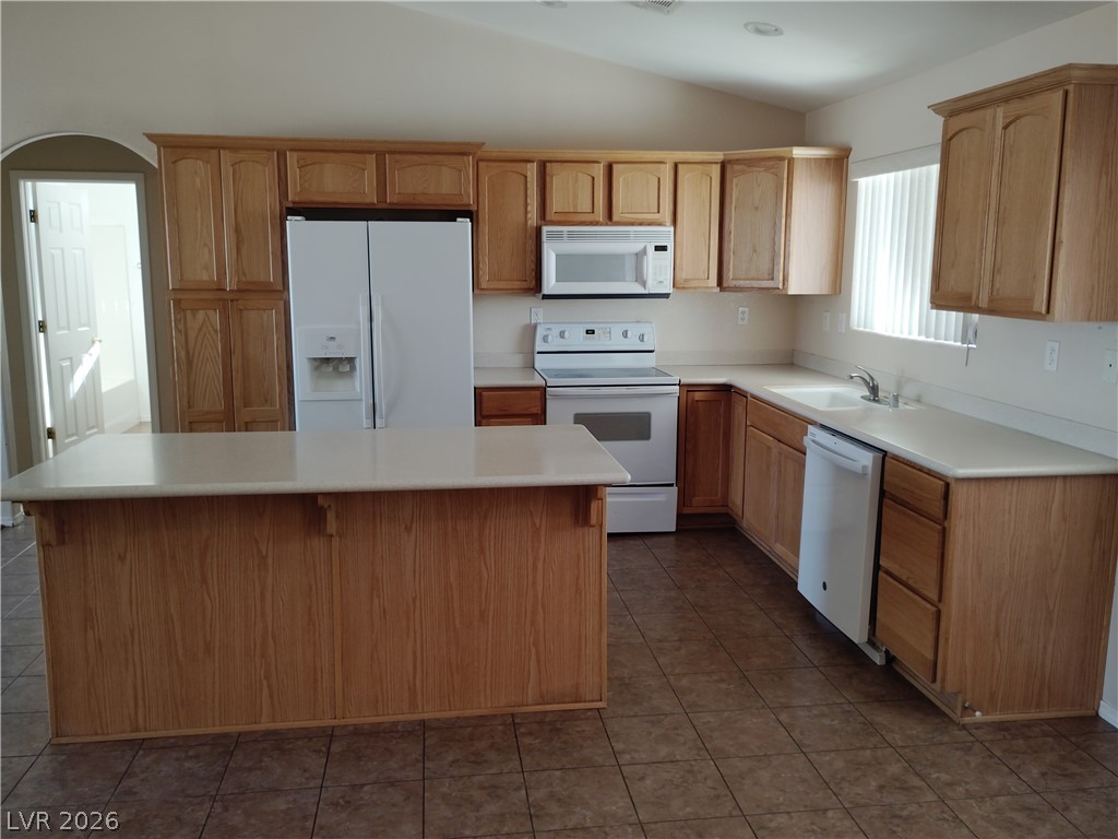 811 East Kansas Street Property Photo 4
