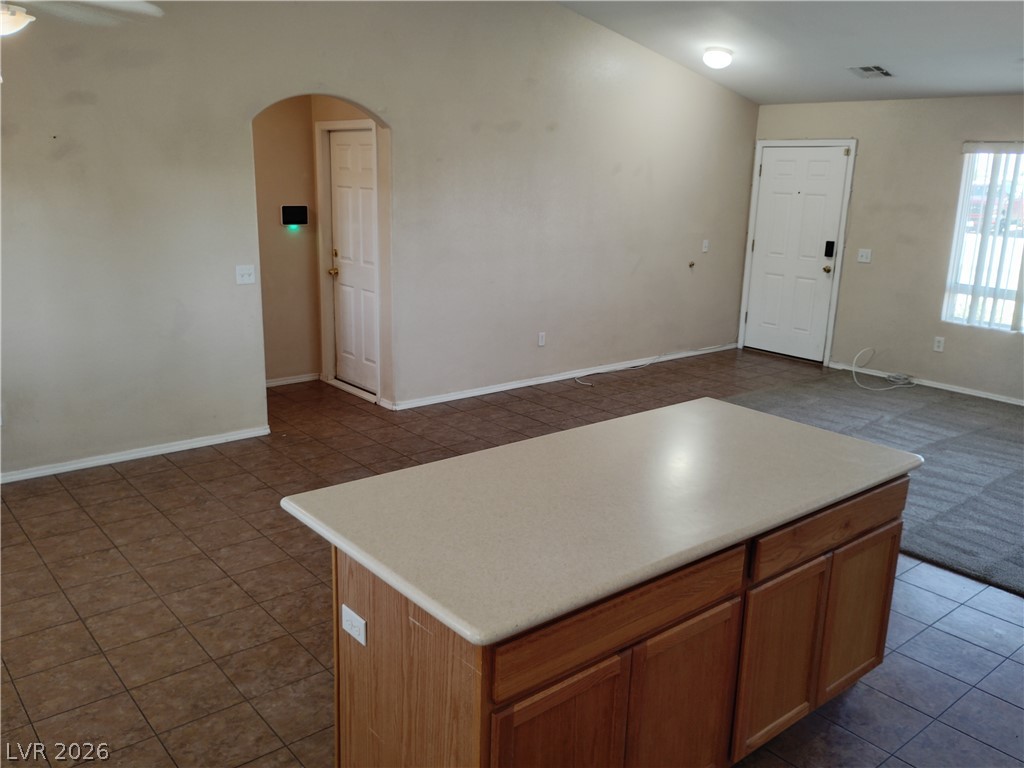 811 East Kansas Street Property Photo 6