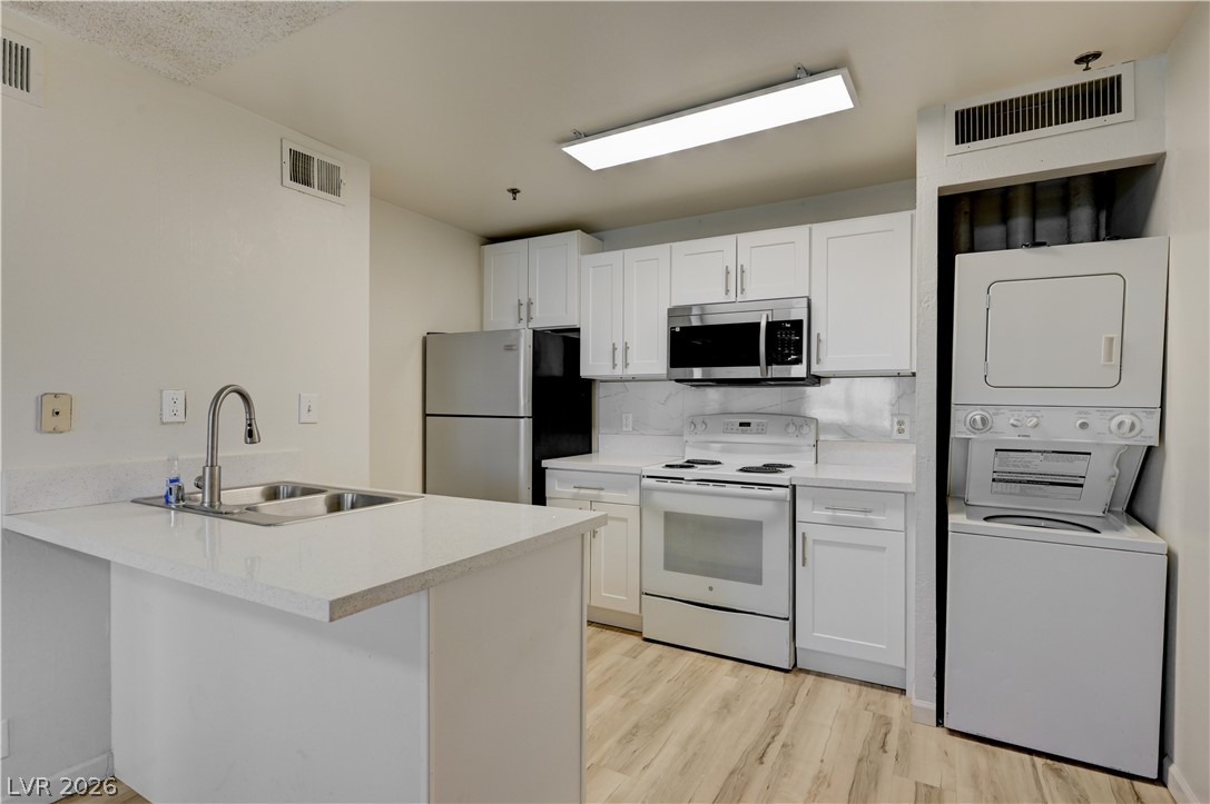 1381 East University Avenue 311 Property Photo 4
