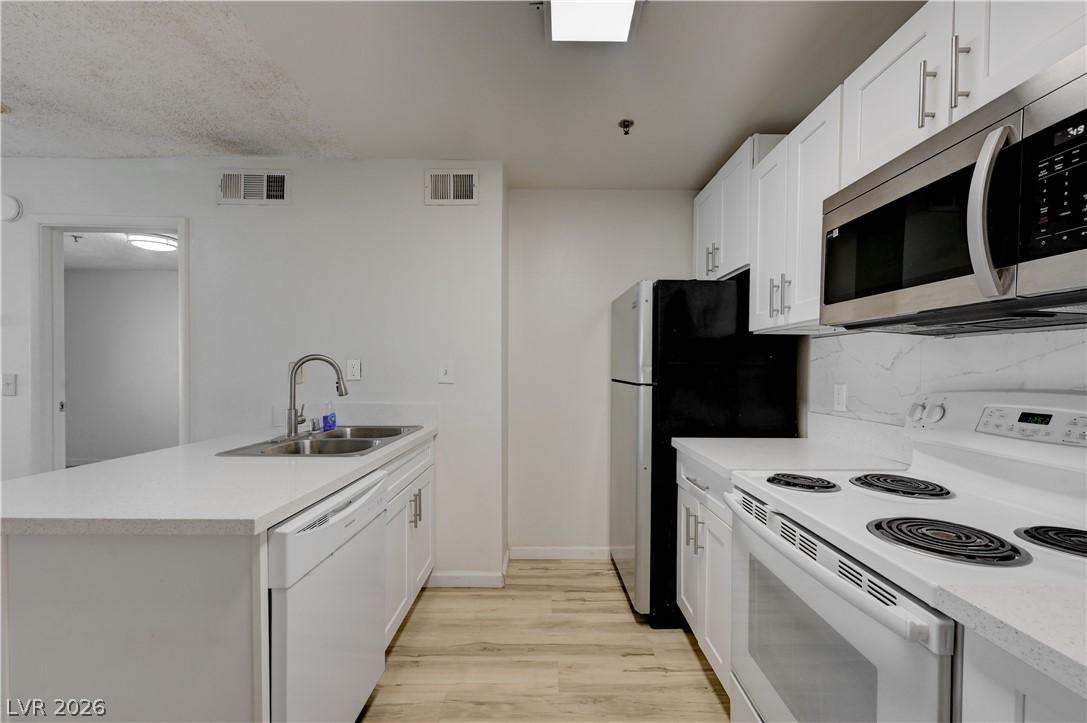 1381 East University Avenue 311 Property Photo 5