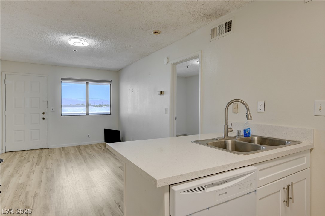 1381 East University Avenue 311 Property Photo 6
