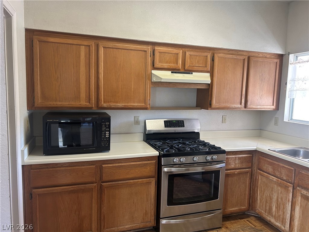 6616 Sterling Springs Parkway Property Photo 8