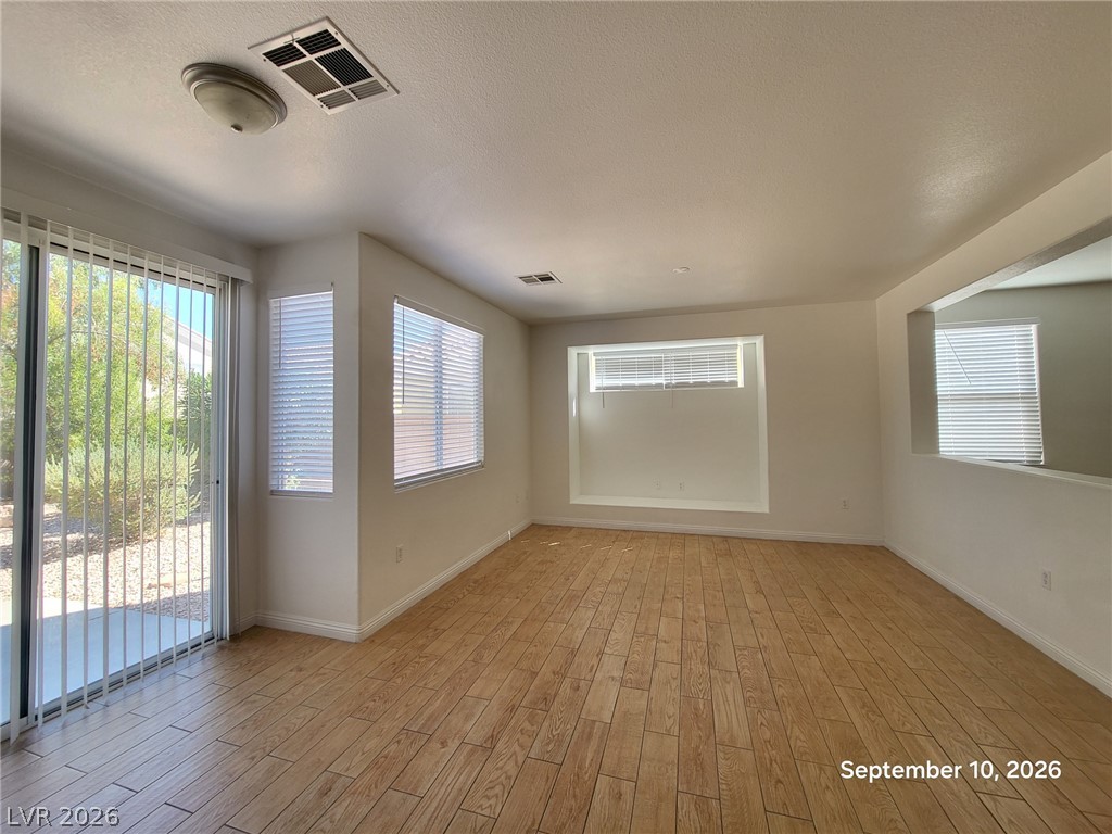 180 Hickory Heights Avenue Property Photo 3
