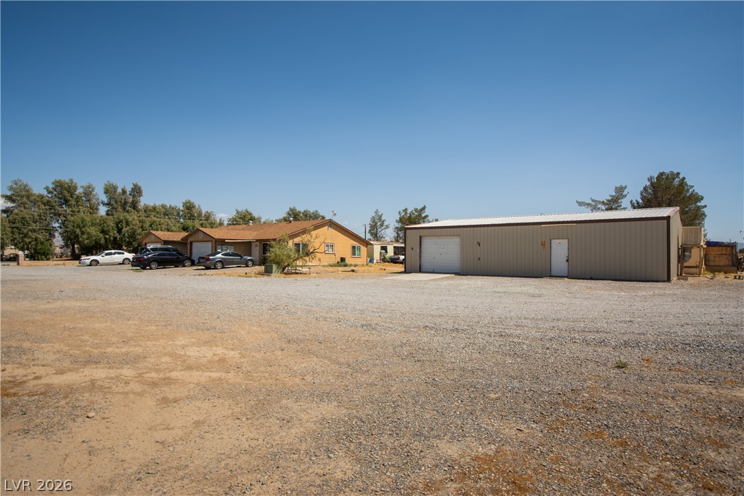 1130 North Leslie Street Property Photo 3