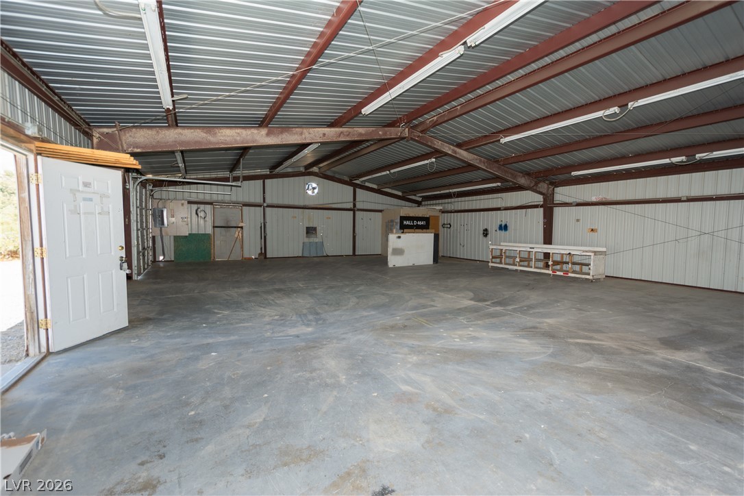 1130 North Leslie Street Property Photo 6