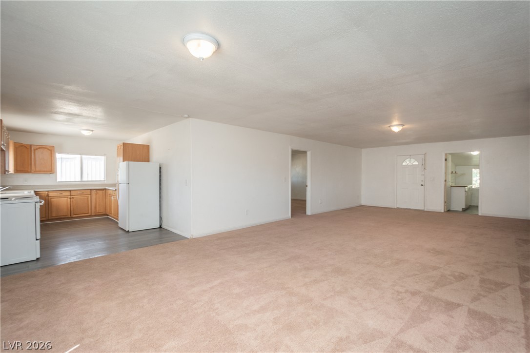 1130 North Leslie Street Property Photo 12