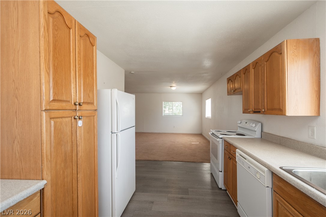 1130 North Leslie Street Property Photo 16