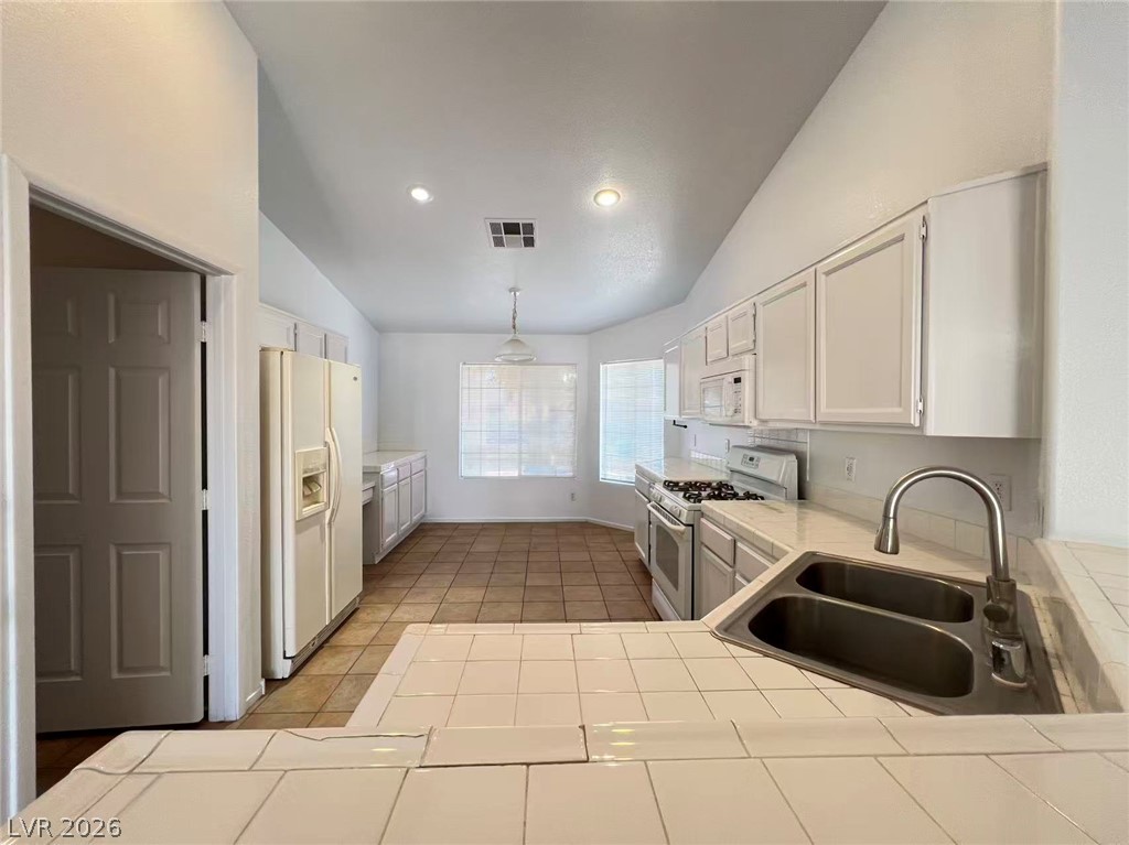 4226 Inglewood Point Street Property Photo 7