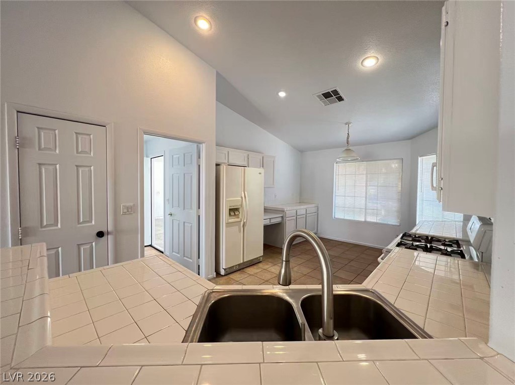 4226 Inglewood Point Street Property Photo 11