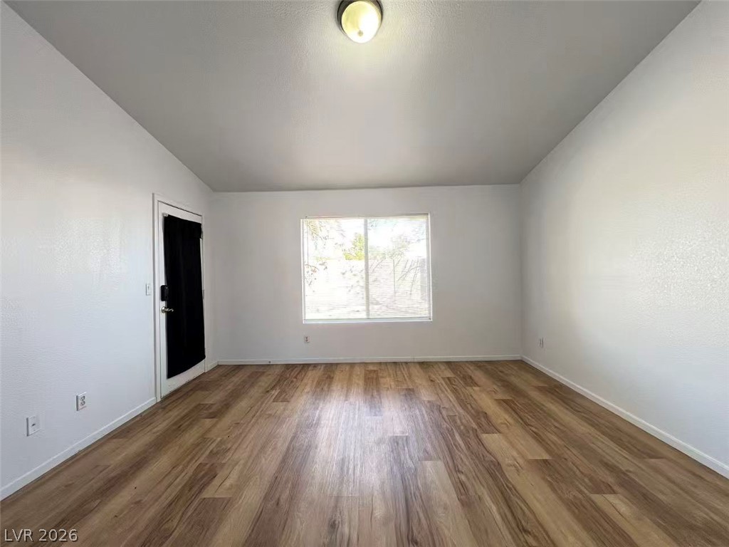 4226 Inglewood Point Street Property Photo 18
