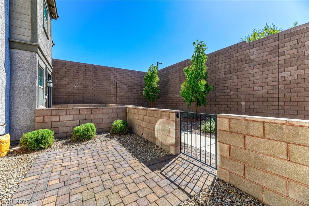 667 Sleeping City Avenue Property Photo 3