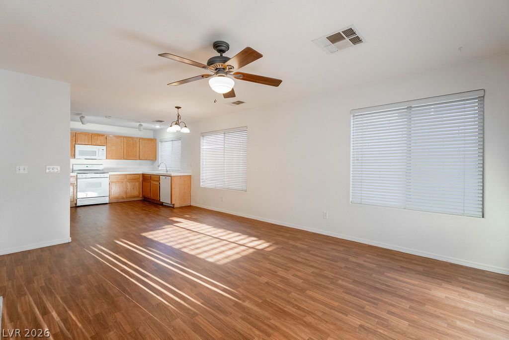 8379 Rockefeller Street Property Photo 7