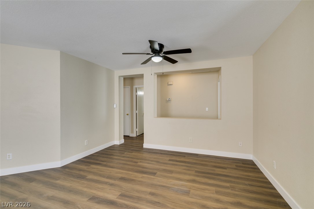 8628 Shady Pines Drive Property Photo 5
