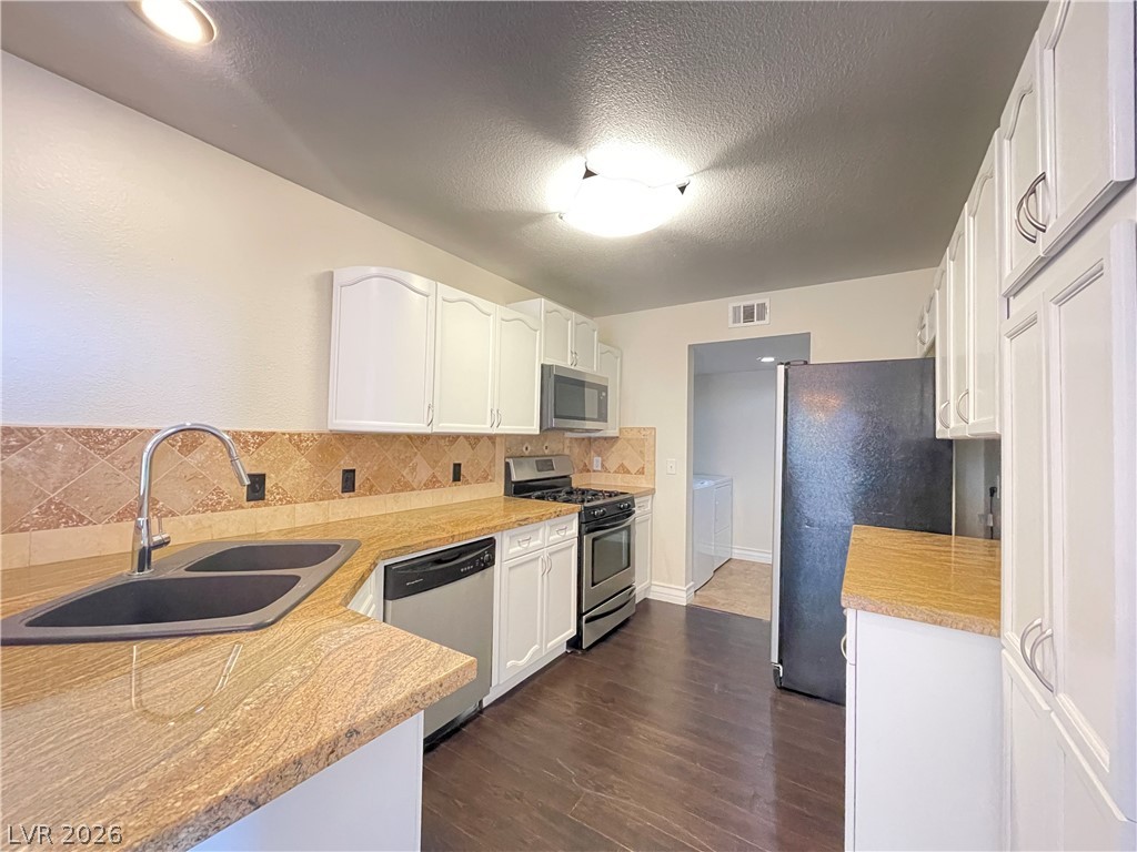 7725 Allano Way Property Photo 10