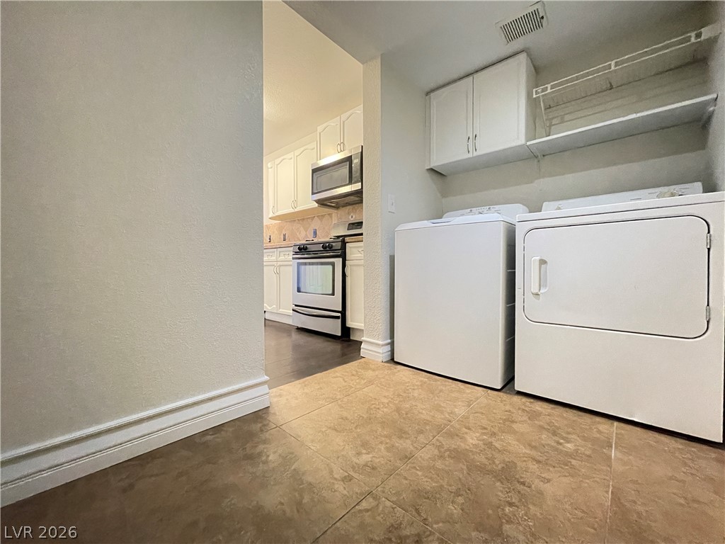 7725 Allano Way Property Photo 14