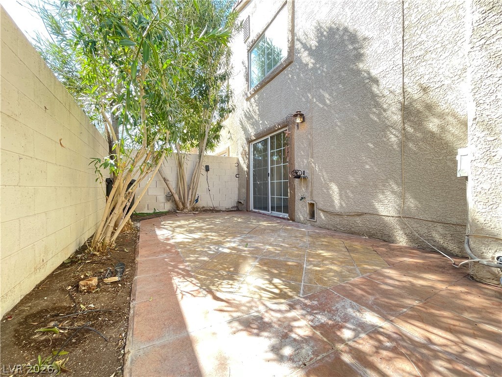 7725 Allano Way Property Photo 16