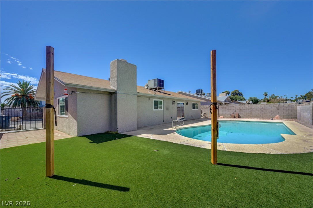 4382 Del Santos Drive Property Photo 3