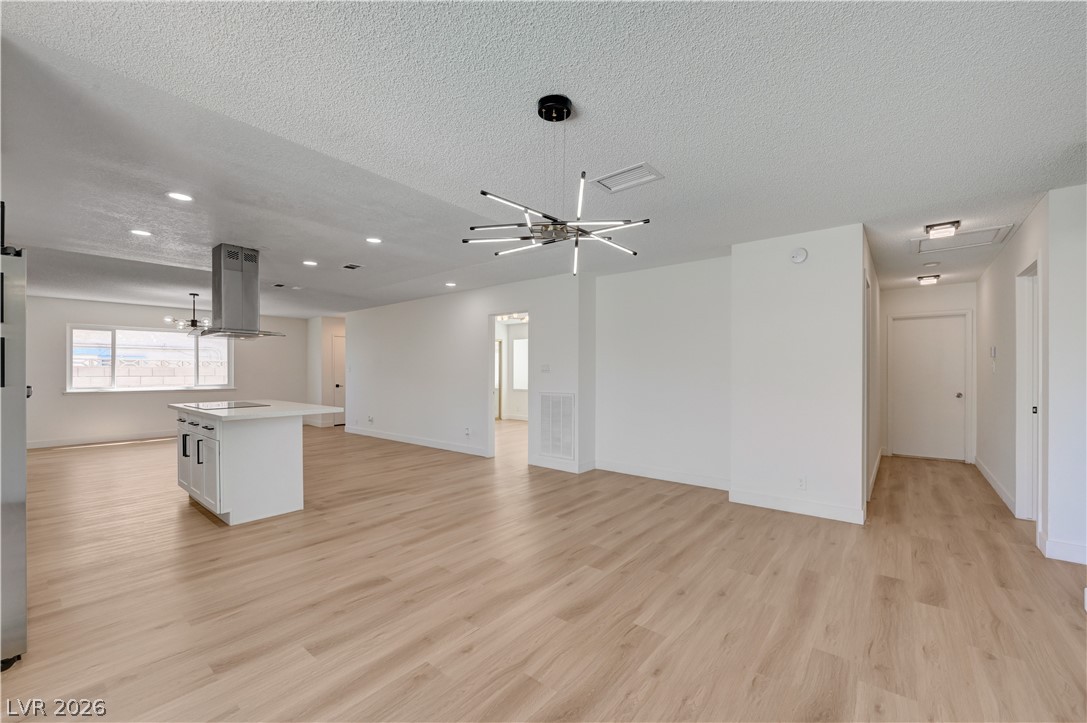 4382 Del Santos Drive Property Photo 8