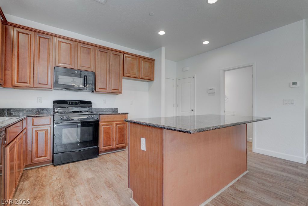 7733 Lively Loom Court Property Photo 4