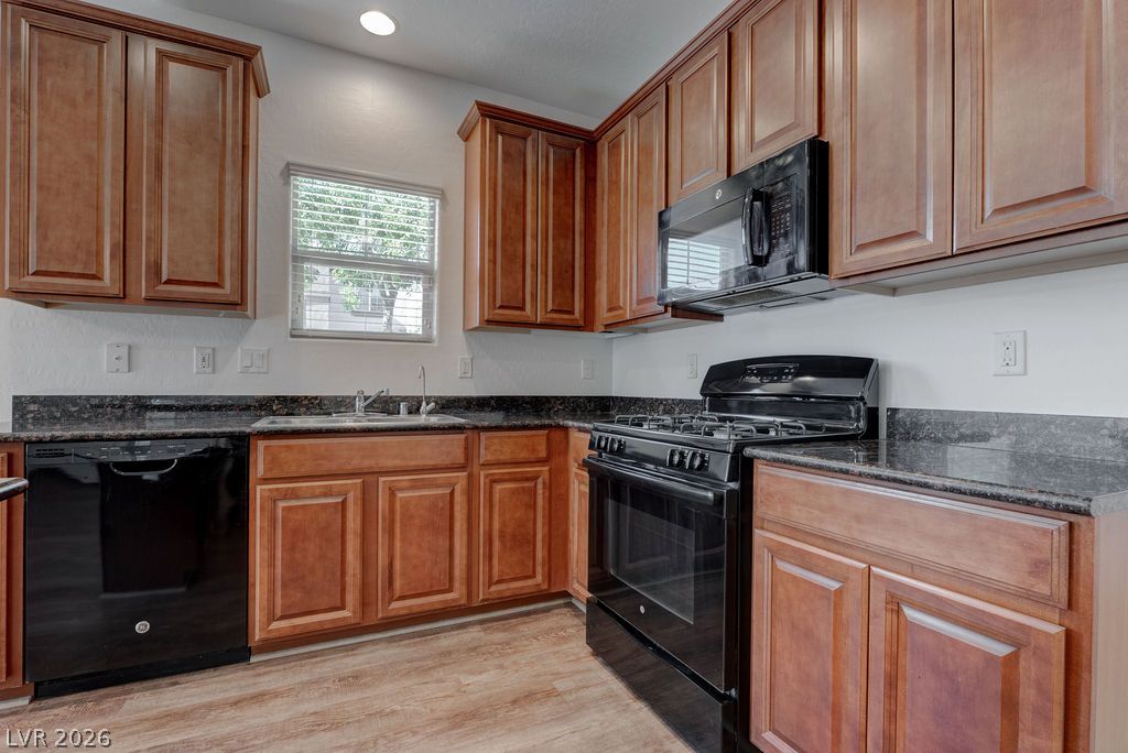 7733 Lively Loom Court Property Photo 7