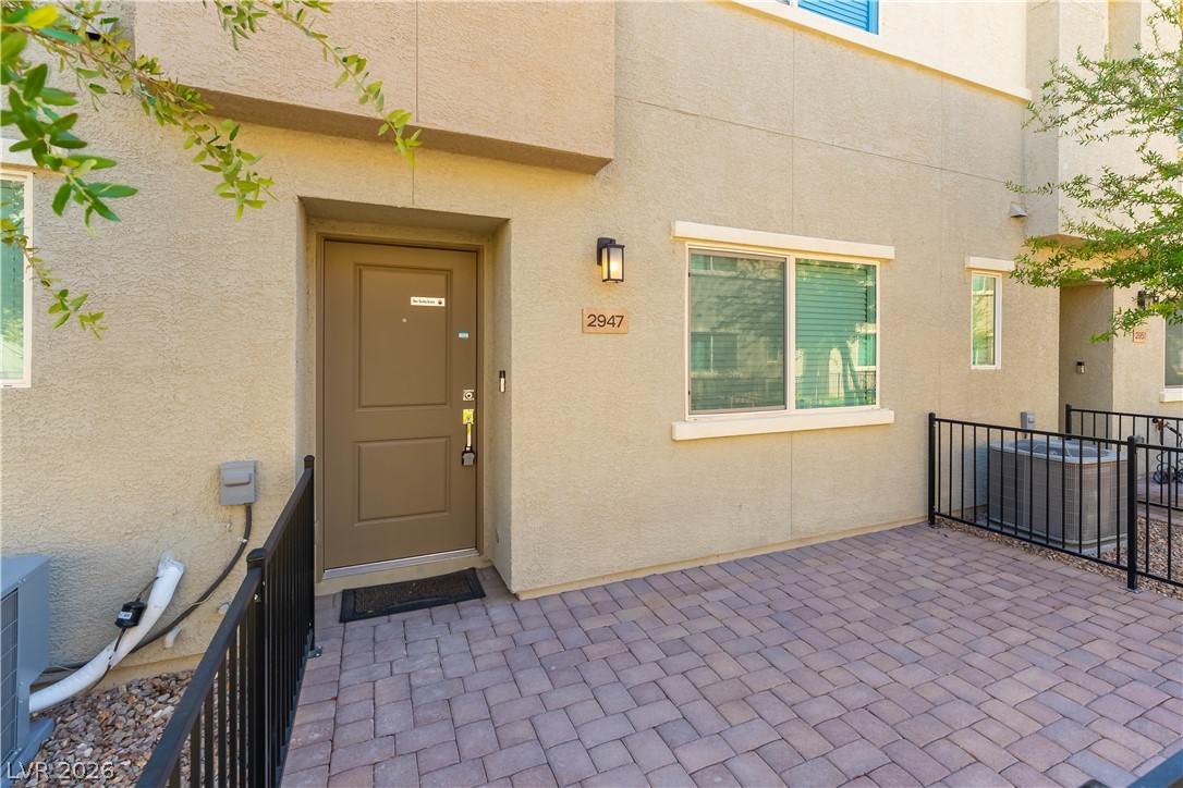 2947 Fire Cracker Red Street Property Photo 2