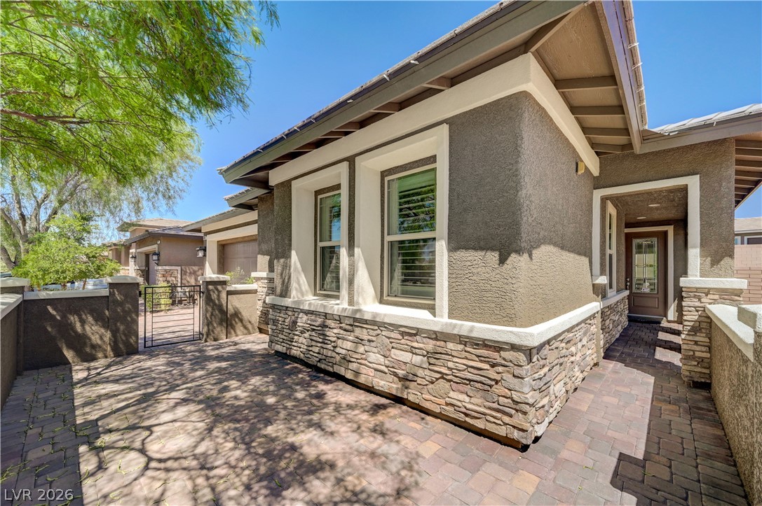 1098 North Water Street Property Photo 4