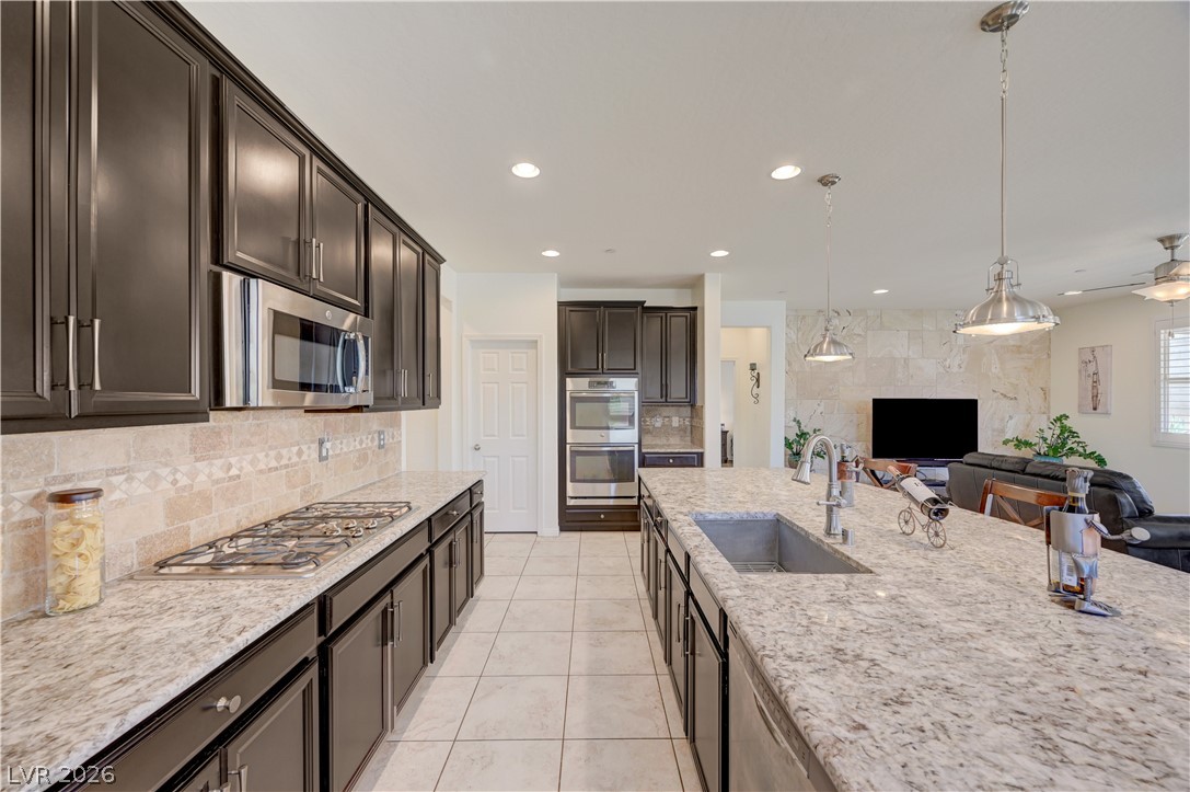 1098 North Water Street Property Photo 7