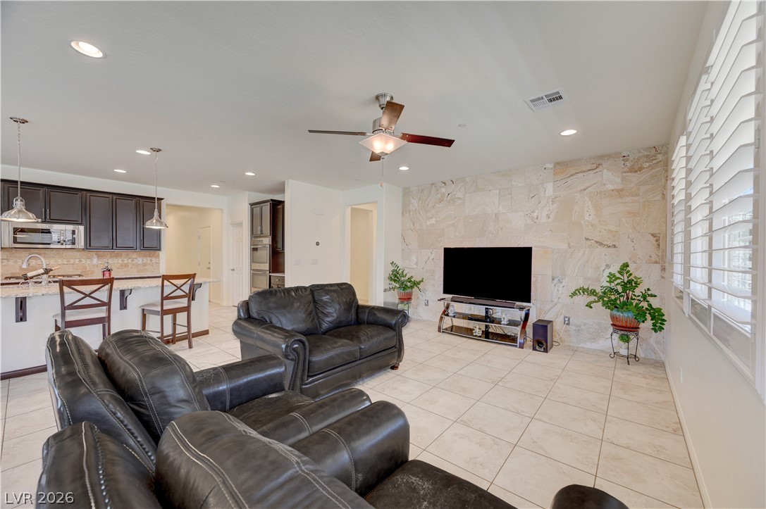 1098 North Water Street Property Photo 11
