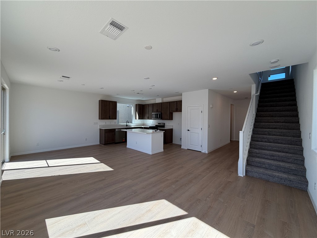 10290 Dallington Street Property Photo 2