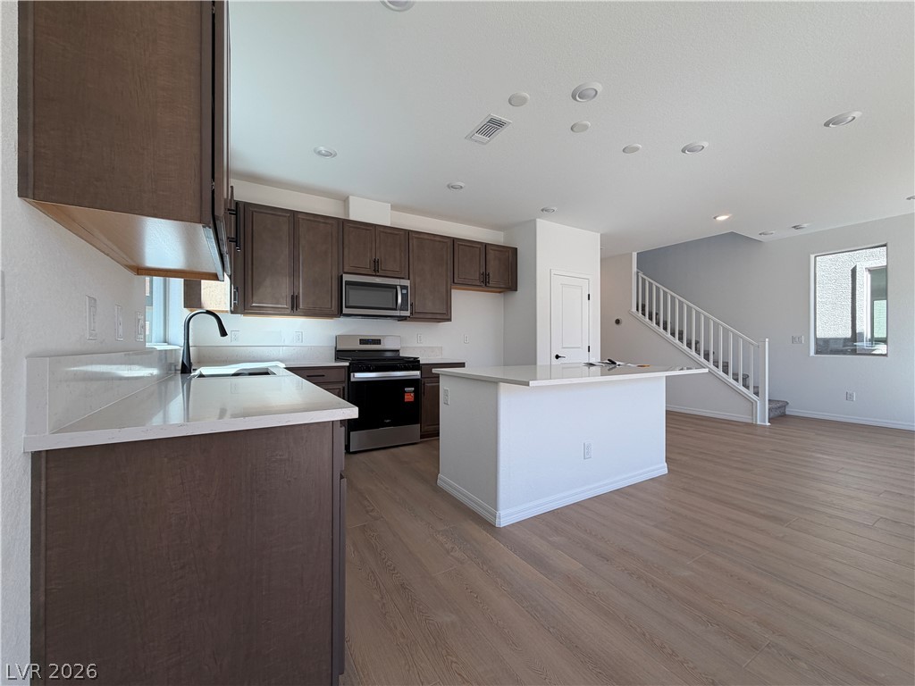 10290 Dallington Street Property Photo 10