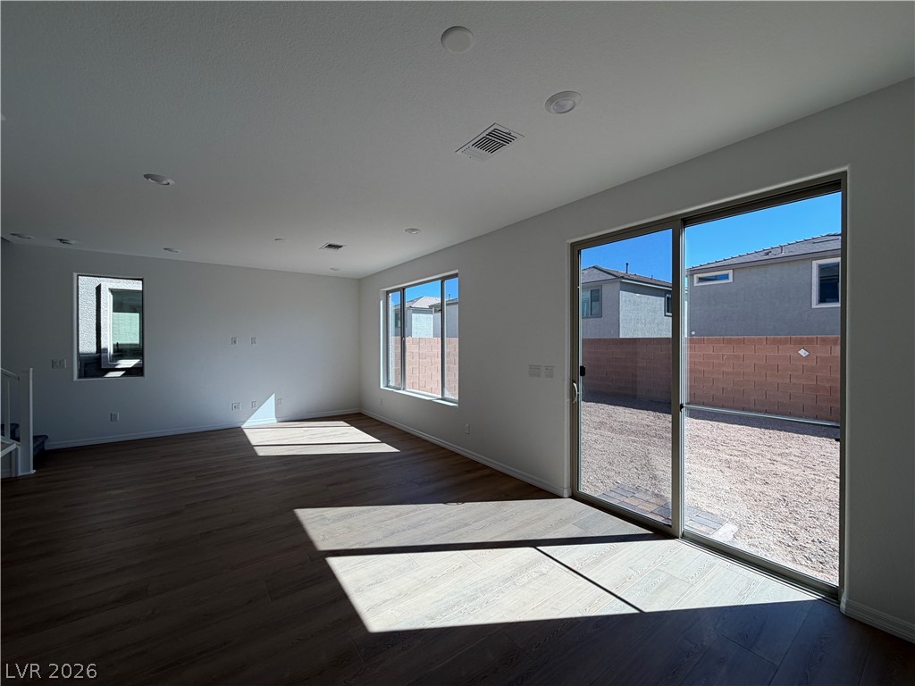 10290 Dallington Street Property Photo 11