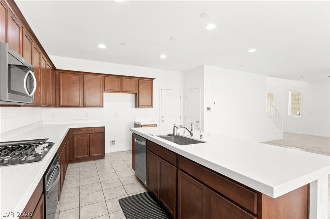 528 Sunny Pointe Street Property Photo 15