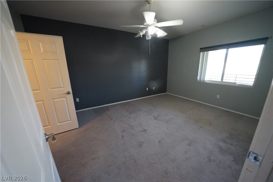 2291 West Horizon Ridge Parkway 4220 Property Photo 12